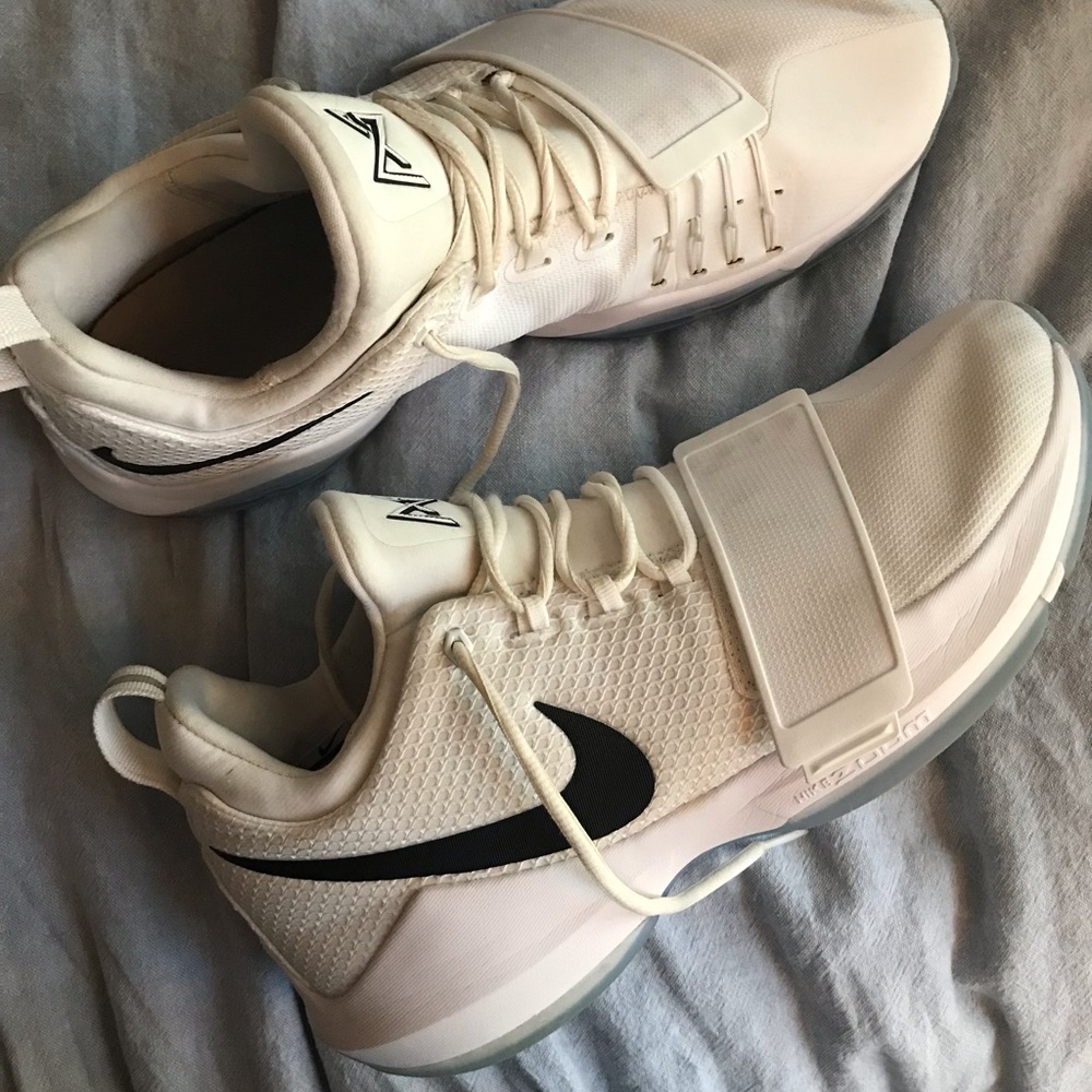 Paul George basketball shoes